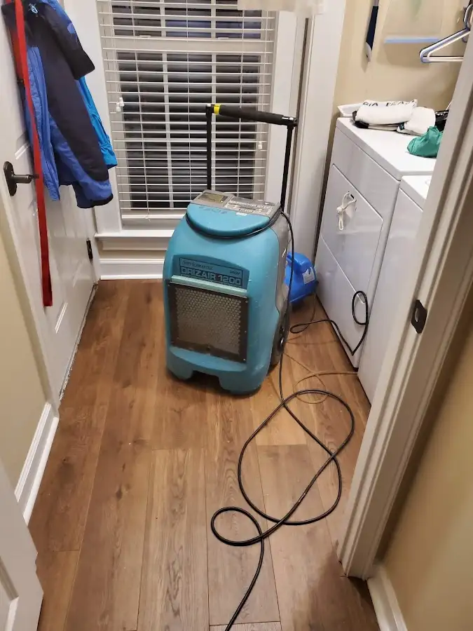 Commercial dehumidifier deployed for Flood Damage Cleanup in Lake Tapps